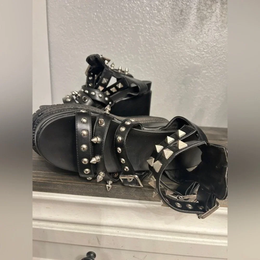 Dolls Kill Go Berzerk Platform Sandals Black Goth Punk Spikes 7.5‎ Studded